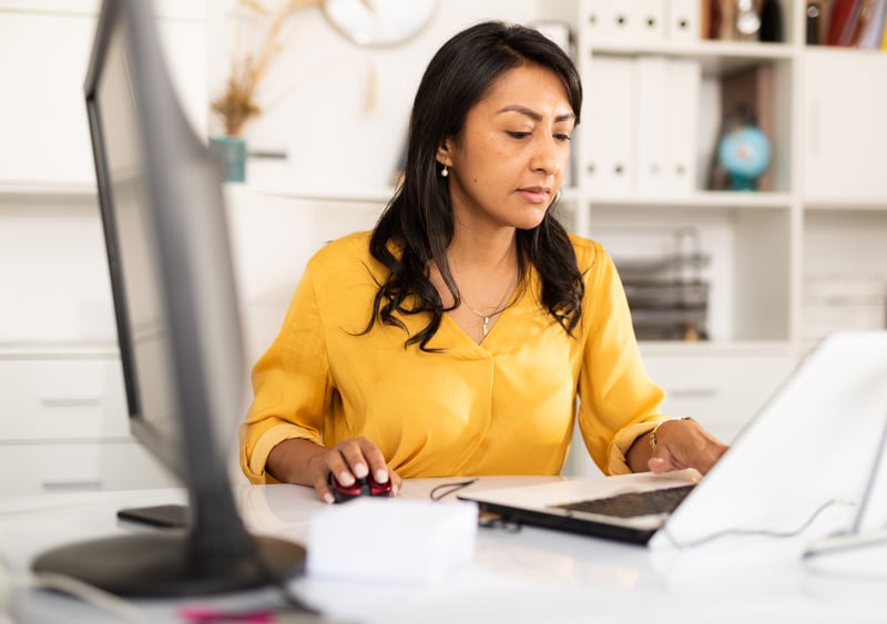 Colombian woman at the office